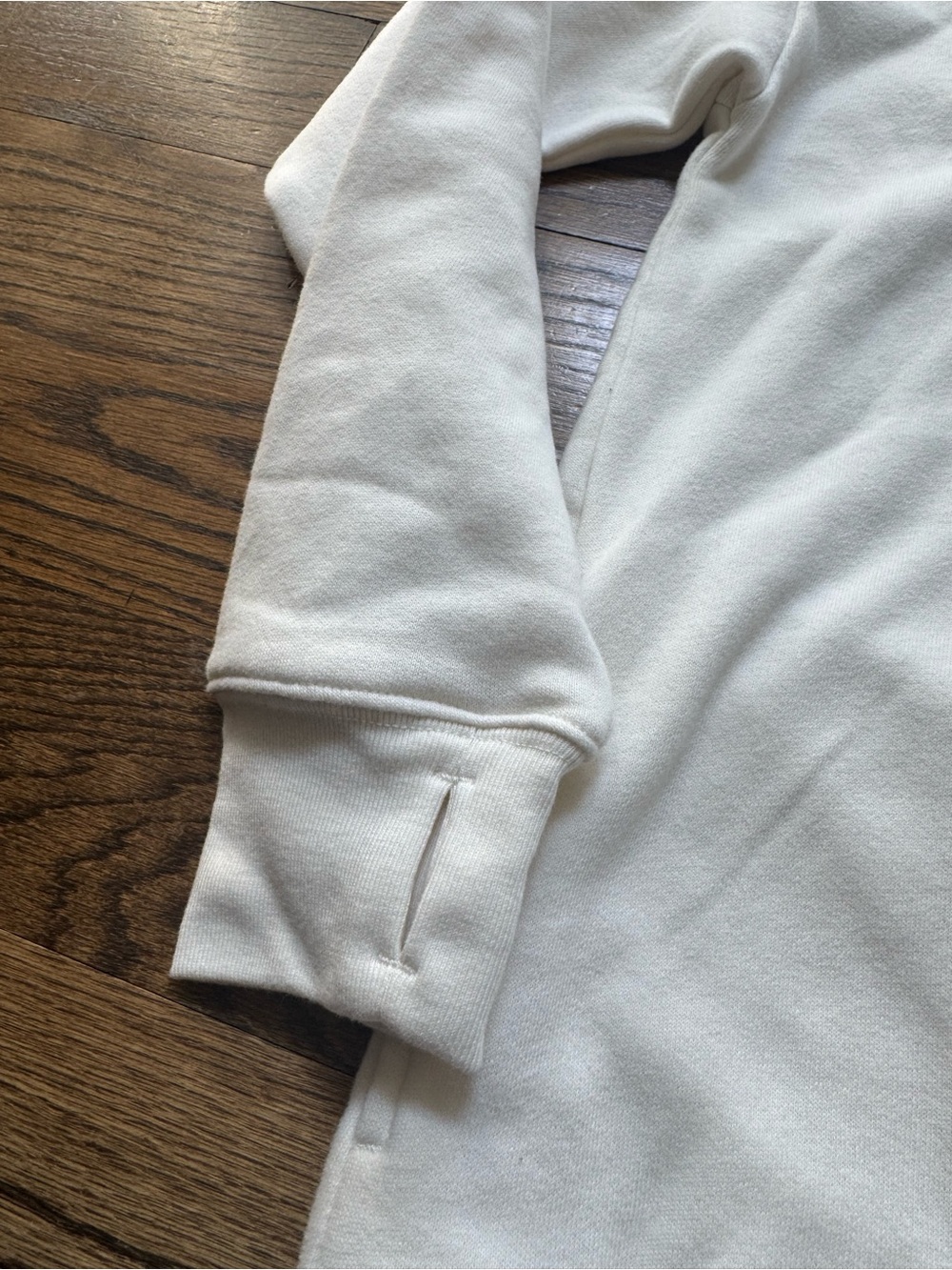 Abercrombie Kids Merry & Bright Embroidered Hoodie Cream NWT Size 7/8 - Picture 7 of 7